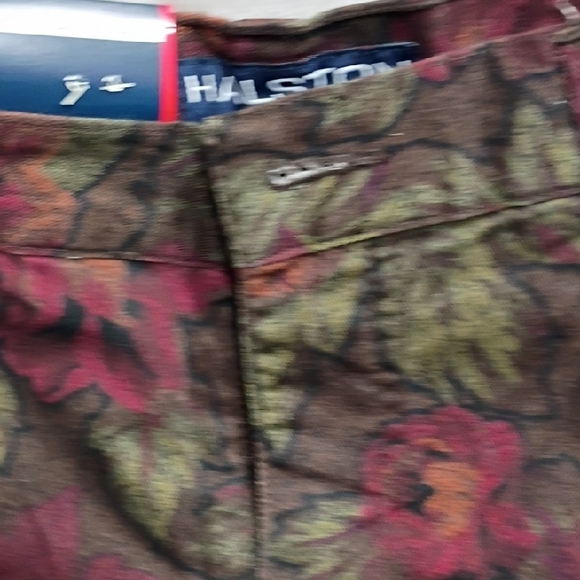 Halston Heritage Floral High Waist Shorts - Red and Green - Picture 3 of 15